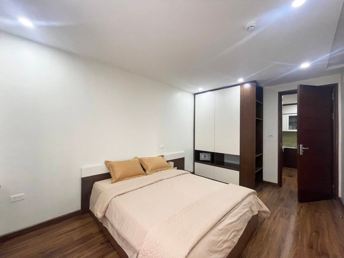 Cozy 2-bedroom apartment in To Ngoc Van for rent (12)