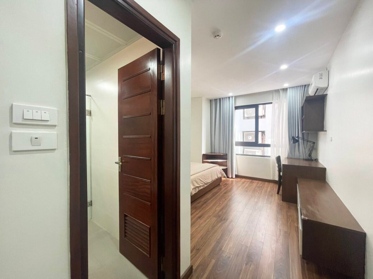 Cozy 2-bedroom apartment in To Ngoc Van for rent (7)
