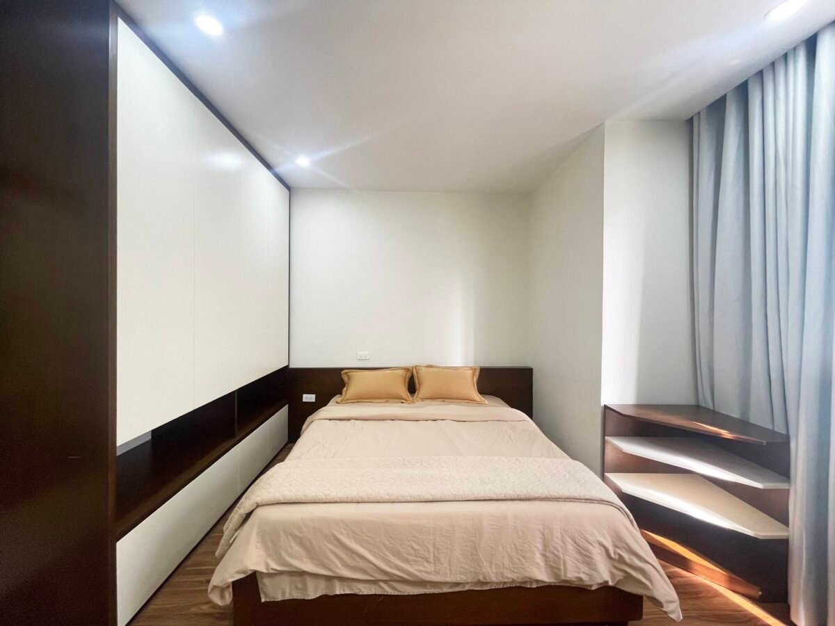 Cozy 2-bedroom apartment in To Ngoc Van for rent (9)
