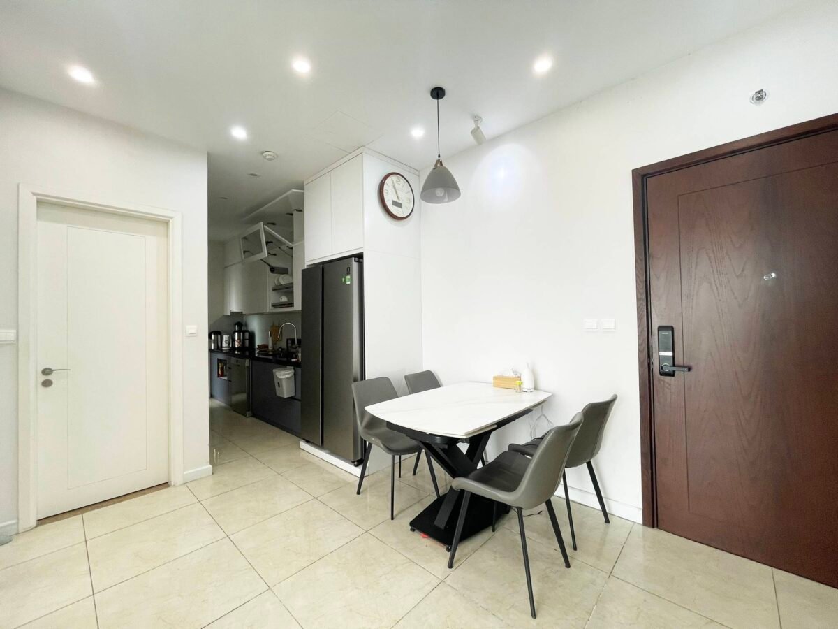 Elegant 2BDs apartment for rent in D Capitale Tran Duy Hung (5)