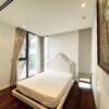 Fantastic artistic 3BDs serviced apartment in Xuan Dieu for rent (21)