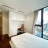 Fantastic artistic 3BDs serviced apartment in Xuan Dieu for rent (23)