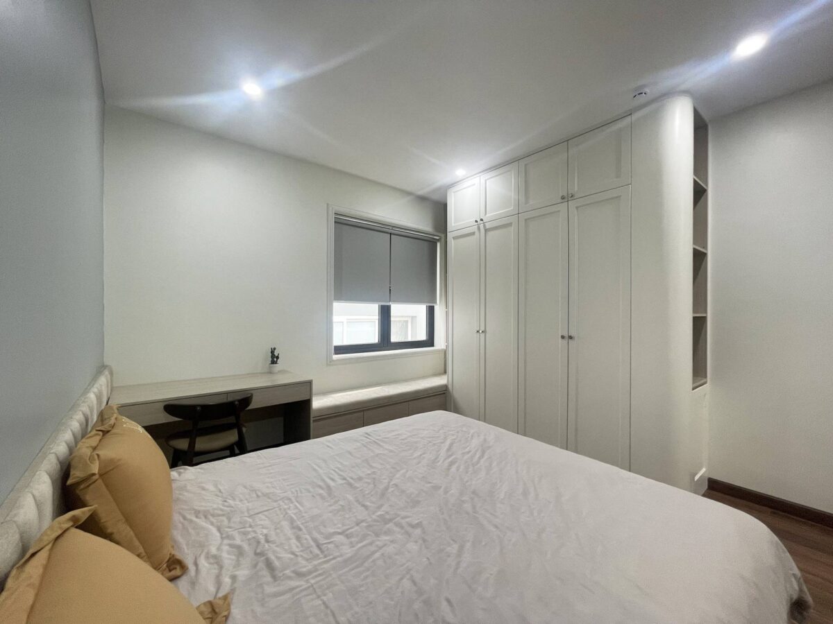 Inspriring artistic 2-bedroom serviced apartment in To Ngoc Van for rent (15)