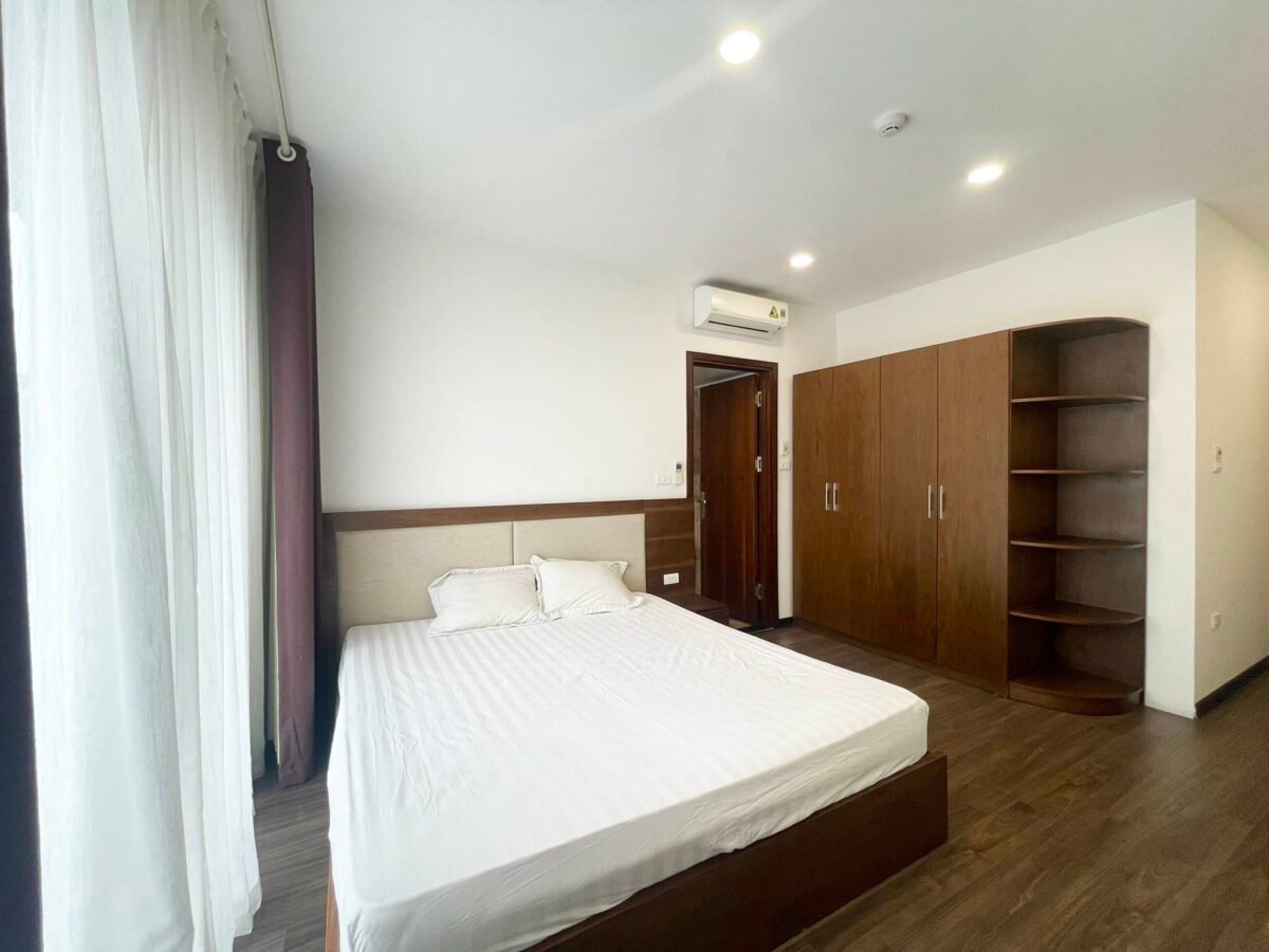 Rooftop serviced apartment with great lake view for rent in Xuan Dieu (10)