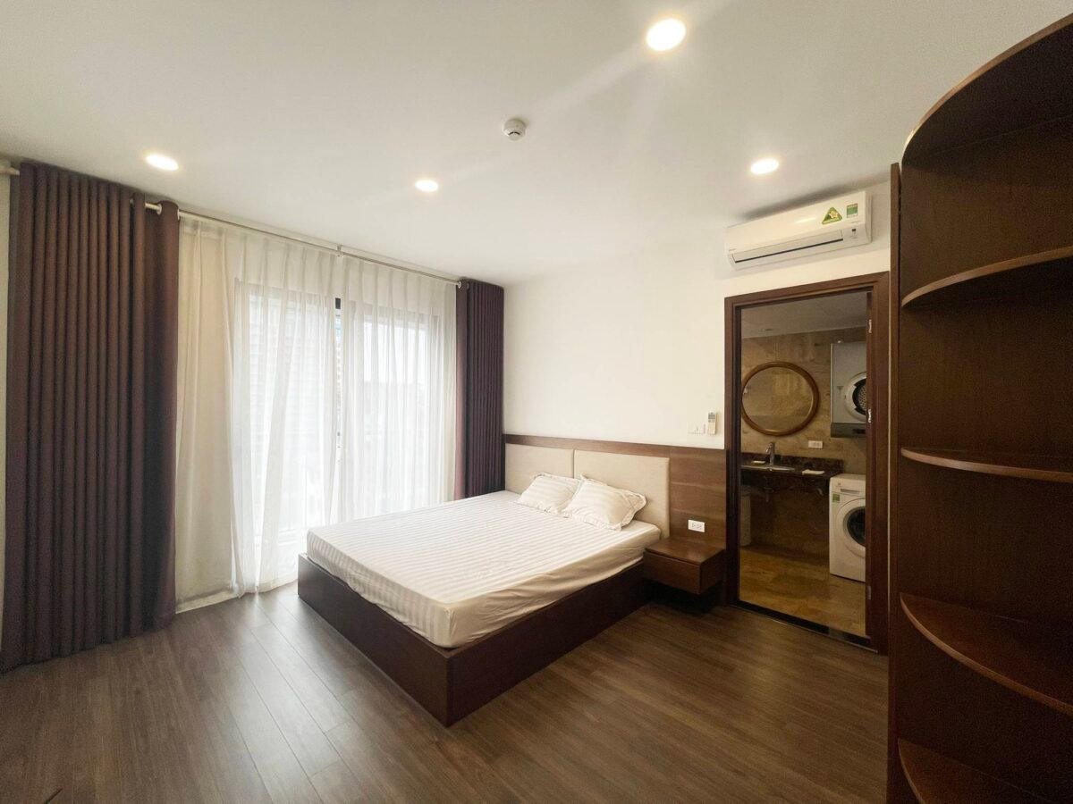 Rooftop serviced apartment with great lake view for rent in Xuan Dieu (9)