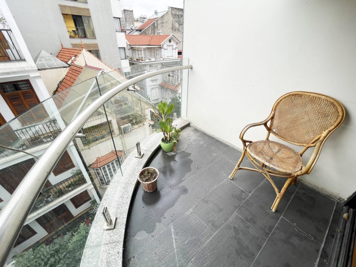 Spacious 1-bedroom serviced apartment in Xuan Dieu for rent (22)