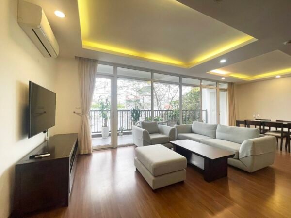 Super spacious 200m2 apartment for rent in Tu Hoa, near Sheraton Hanoi (2)