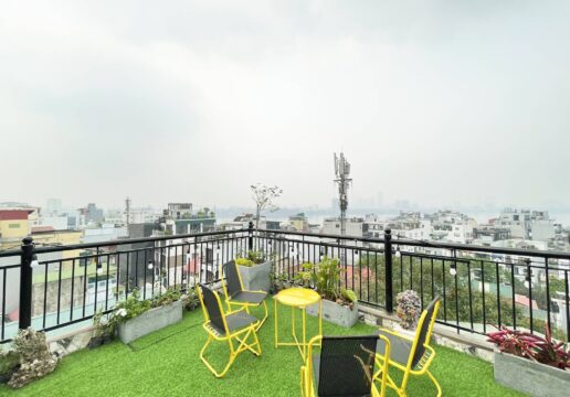 Affordable 3BR penthouse in Tay Ho with beautiful lake view (1)