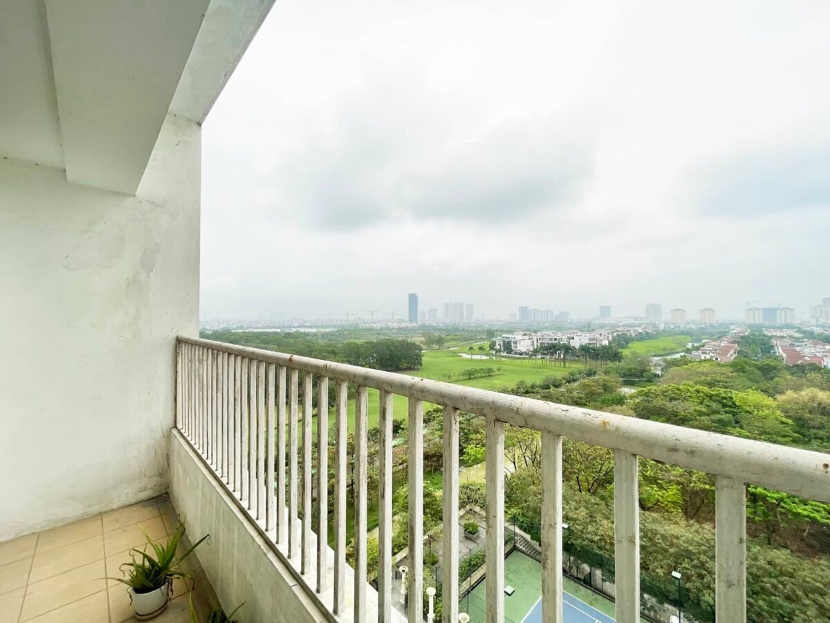 Amazing 3-bedroom apartment with golf course view in P Ciputra (27)