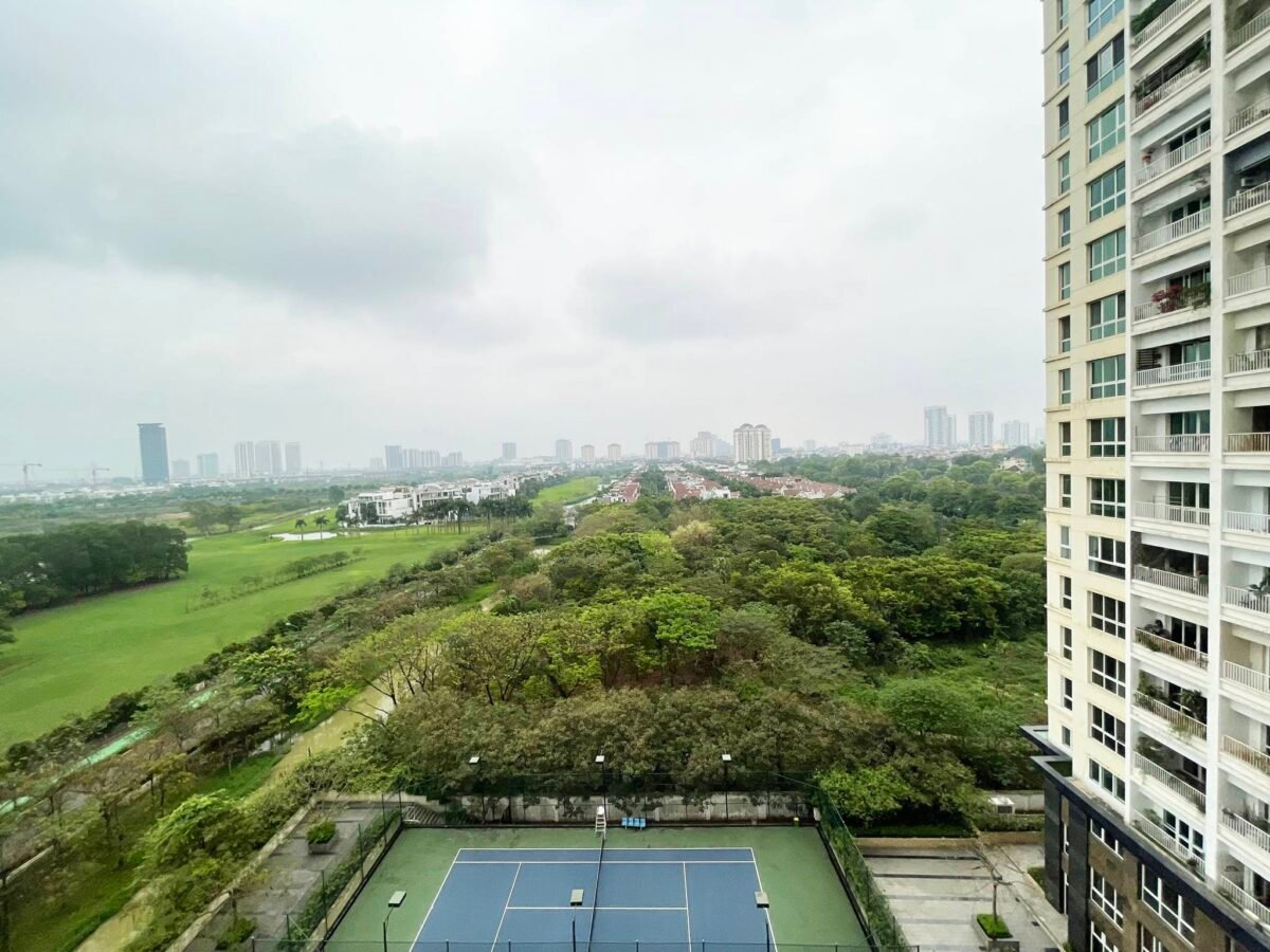 Amazing 3-bedroom apartment with golf course view in P Ciputra (29)