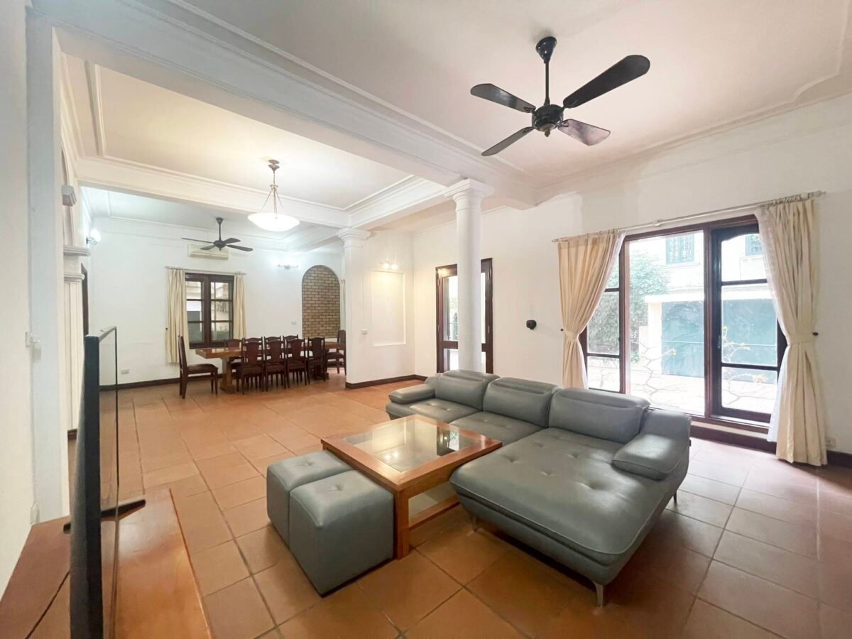 Discover the charm of Tay Ho Villa in Hanoi for rent (11)