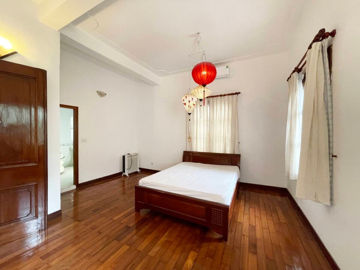Discover the charm of Tay Ho Villa in Hanoi for rent (46)
