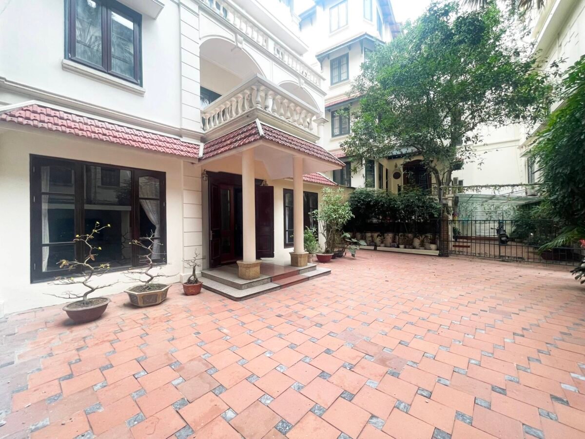 Discover the charm of Tay Ho Villa in Hanoi for rent (7)