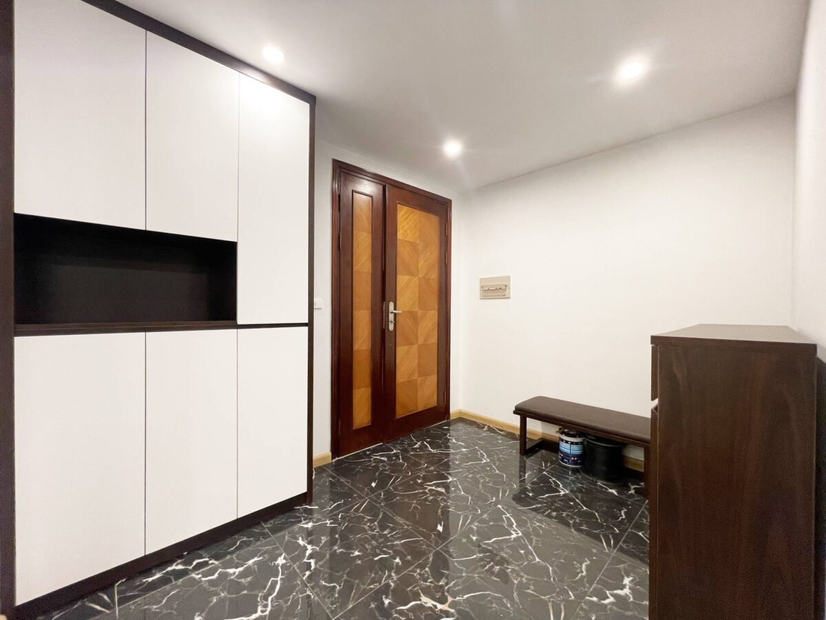 E4 E5 Ciputra Luxurious 154SQM apartment for rent (31)