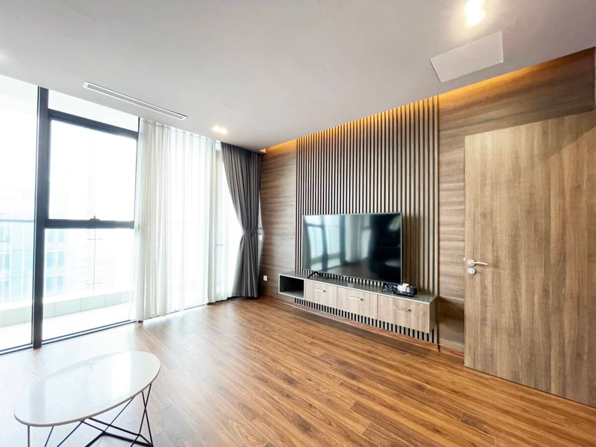 Elgant 270SQM penthouse in Vinhomes Metropolis for rent with a beautiful lake view (29)