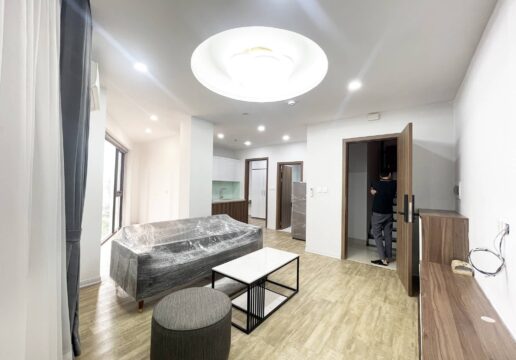 Luxurious Lake View Apartment for Rent in Lac Long Quan Area (1)