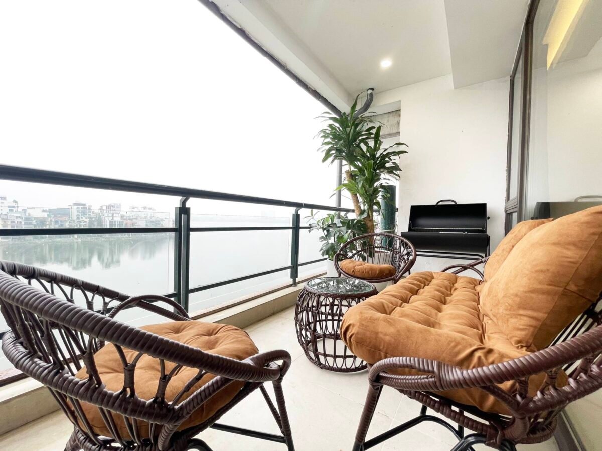 Luxurious smart apartment with breathtaking West Lake view (21)