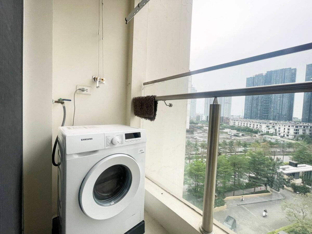 Modern and cozy 1-bedroom apartment at The Link Ciputra (13)