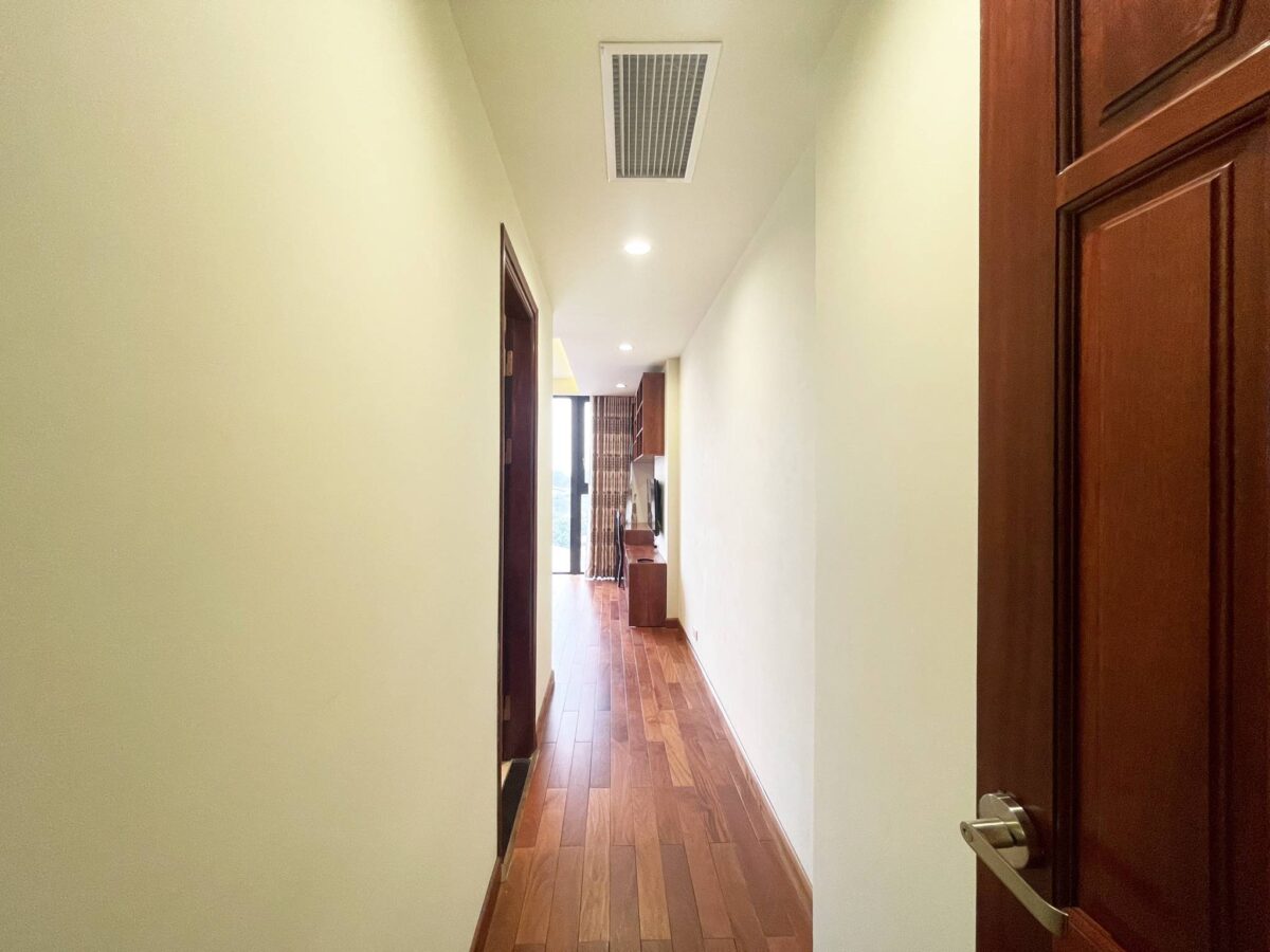 Reasonable serviced apartment in Tay Ho Spacious, Fully-Equipped, and Convenient (10)