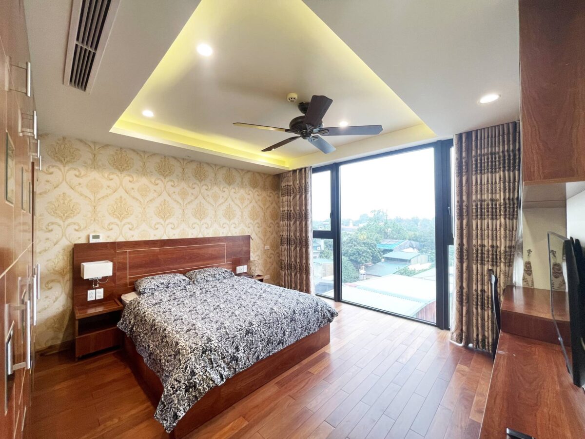 Reasonable serviced apartment in Tay Ho Spacious, Fully-Equipped, and Convenient (12)