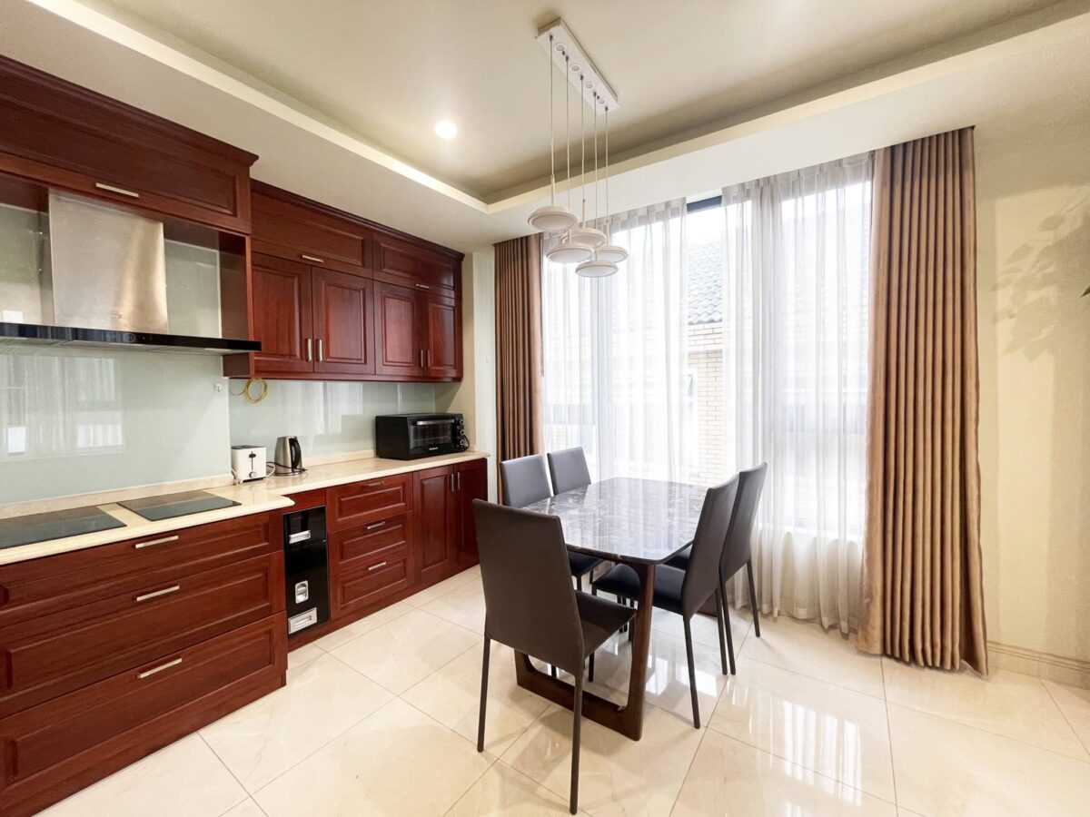 Reasonable serviced apartment in Tay Ho Spacious, Fully-Equipped, and Convenient (4)