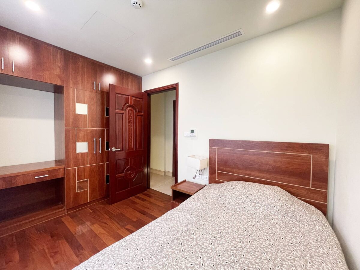 Reasonable serviced apartment in Tay Ho Spacious, Fully-Equipped, and Convenient (6)