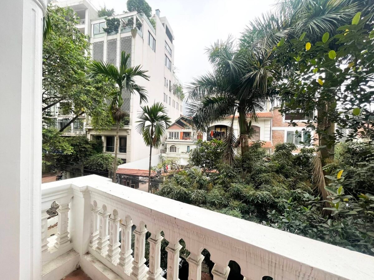 Spacious & beautiful 300SQM garden villa in Tay Ho for rent (46)