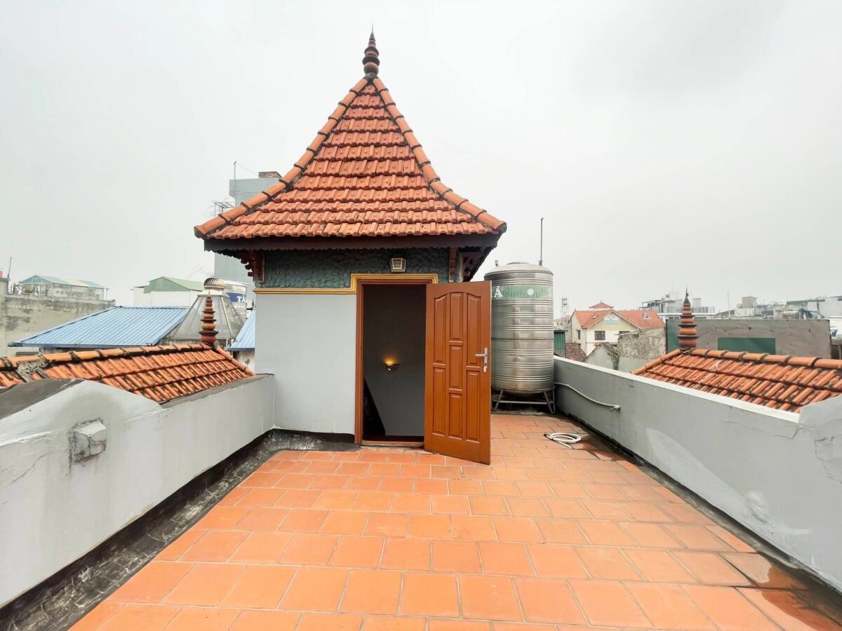 Spacious & beautiful 300SQM garden villa in Tay Ho for rent (72)