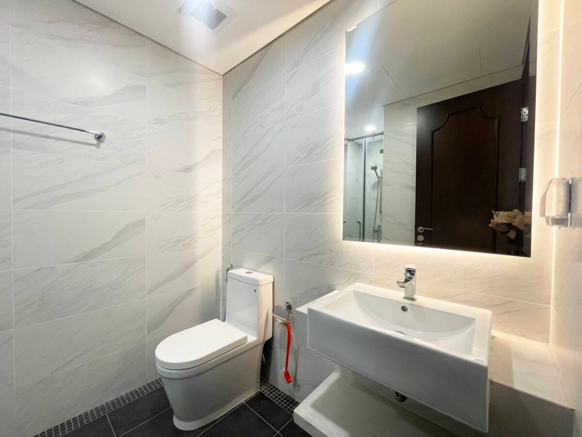 El Dorado Tay Ho Apartment A 2-Bedroom Lake View Gem for Rent (16)