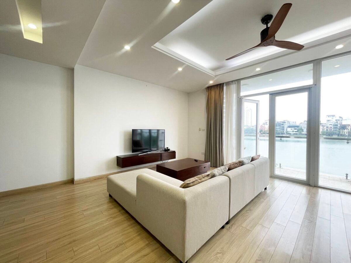 Luxurious lakefront living A serviced apartment in Quang An for rent (3)
