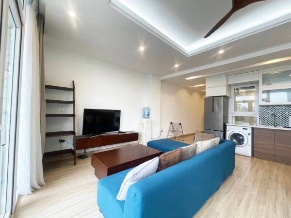 Spacious and Modern serviced apartment with Stunning lake view in Quang An (2)