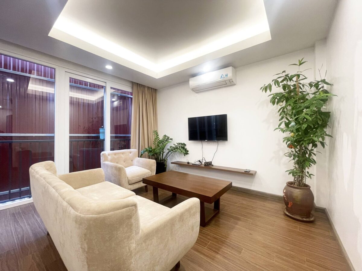 Very cheap 2-bedroom apartment for rent in Tay Ho (2)