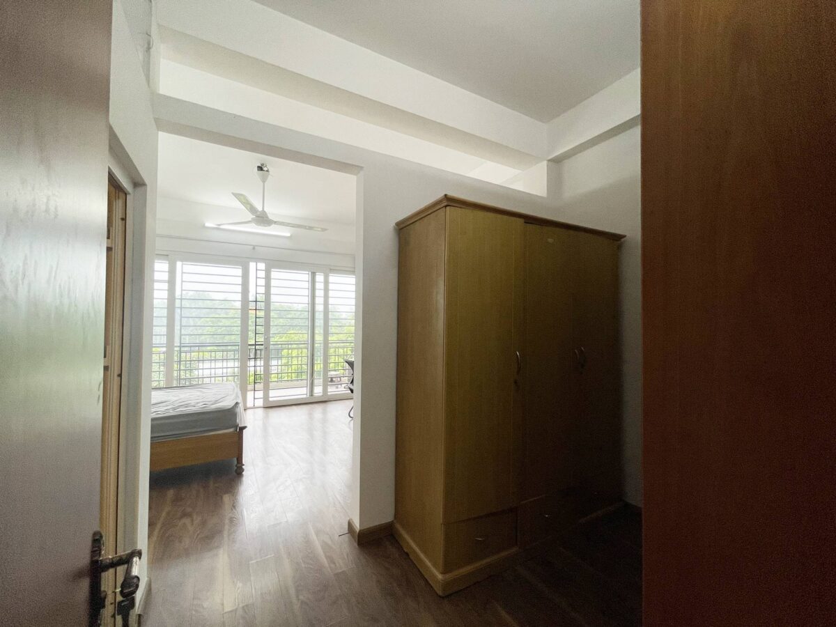 Beautiful & Modern 4BRs house in Tay Ho for rent (21)