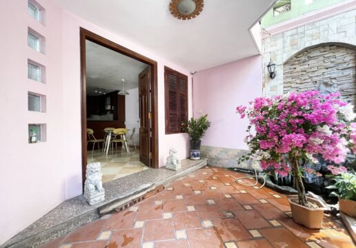 Cheap 3-bedroom house for rent in Au Co, Tay Ho, Hanoi (1)