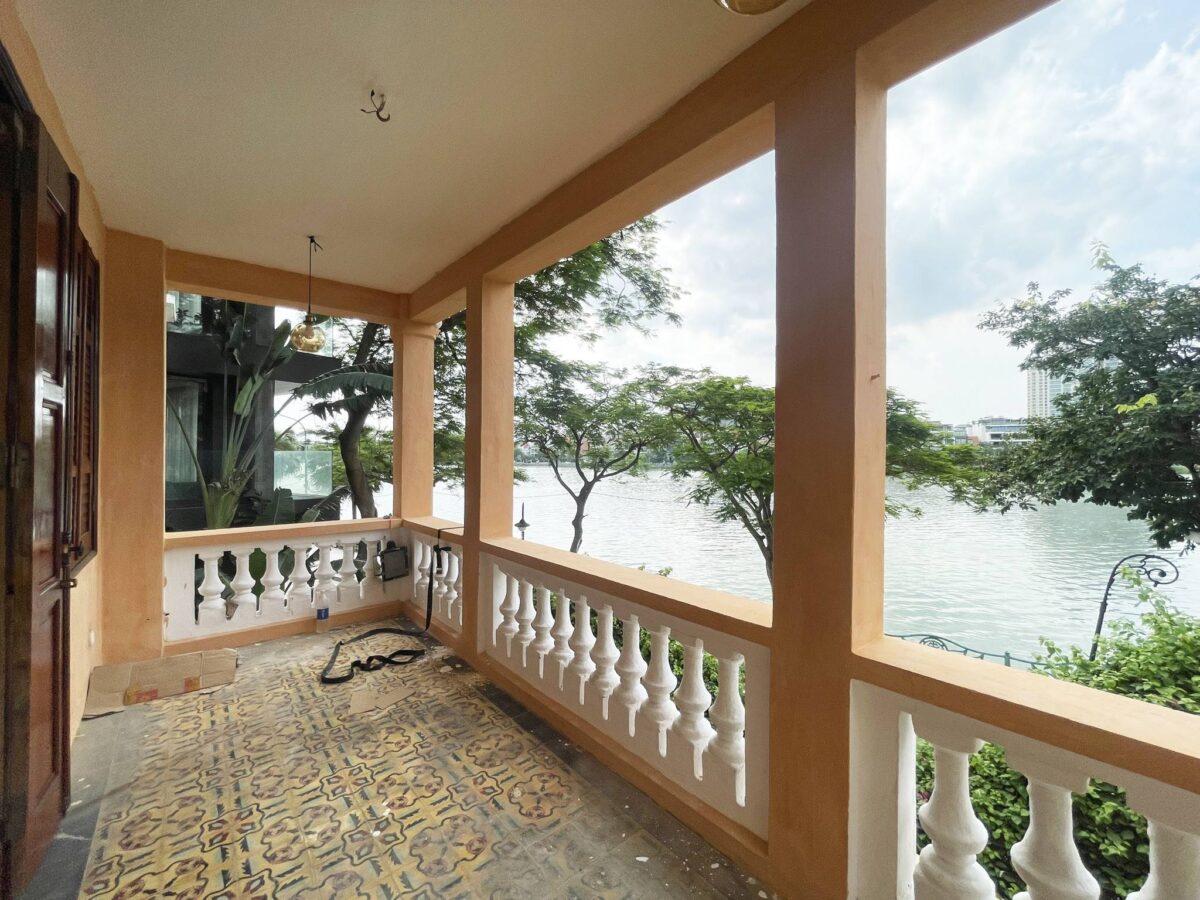 Exquisite French-Style Villa in Westlake, Hanoi for Rent A Historic Treasure with Breathtaking Views (31)