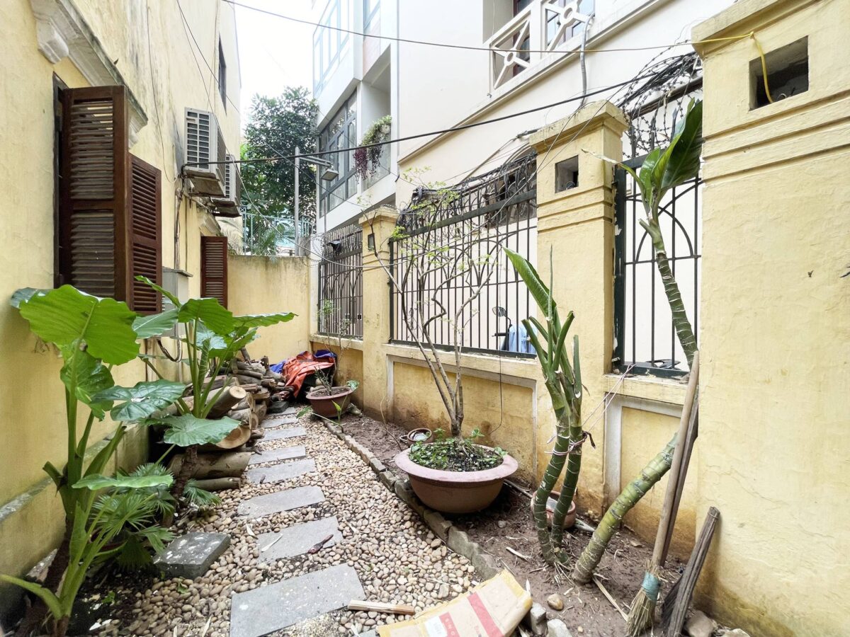 Exquisite French-Style Villa in Westlake, Hanoi for Rent A Historic Treasure with Breathtaking Views (8)