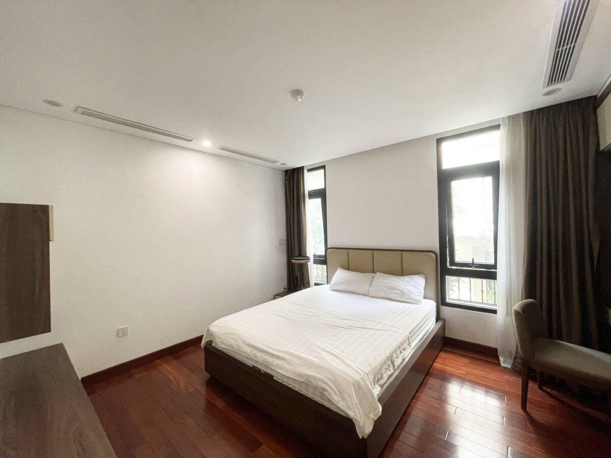 Spacious 2BRs120sqm serviced apartment in Au Co for rent (8)