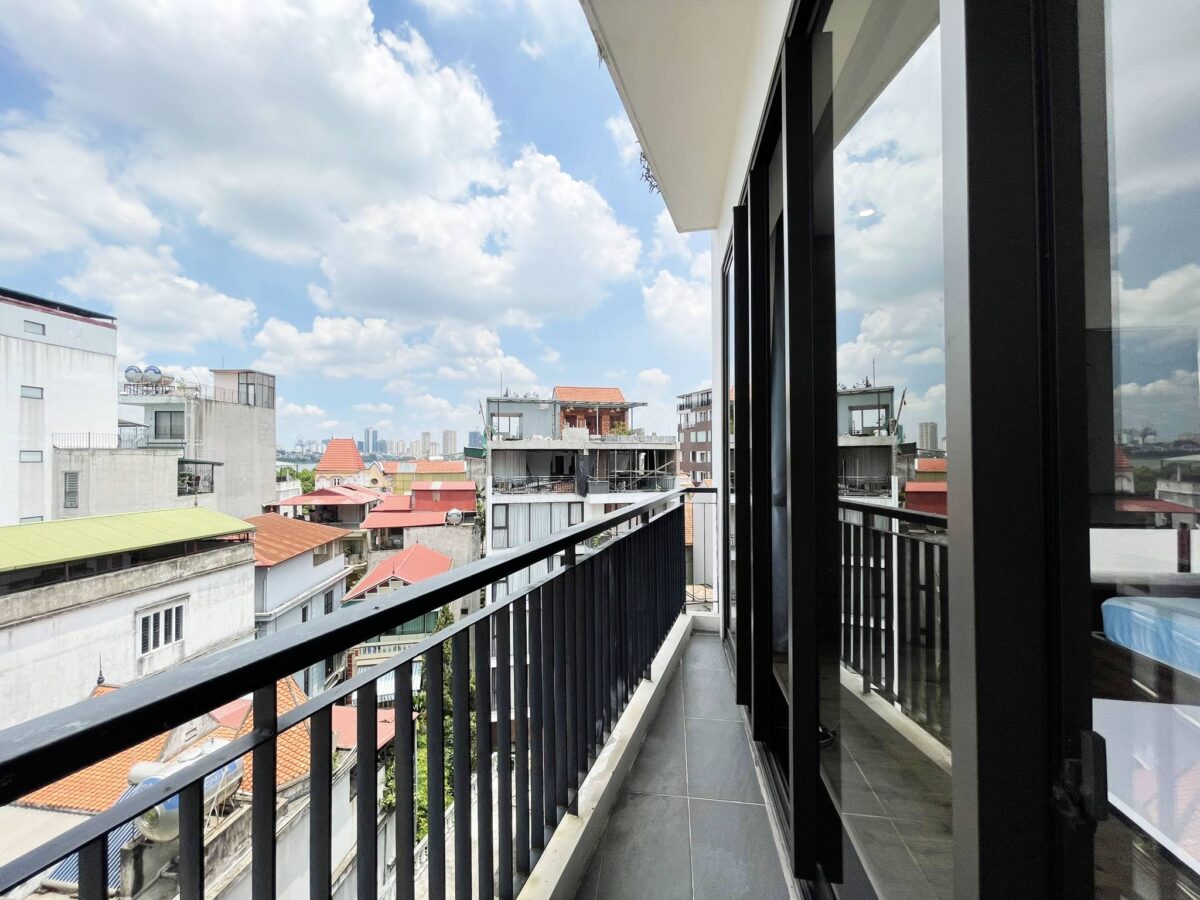 Bright 3BRs apartment for rent in Dang Thai Mai, Tay Ho, Hanoi (21)