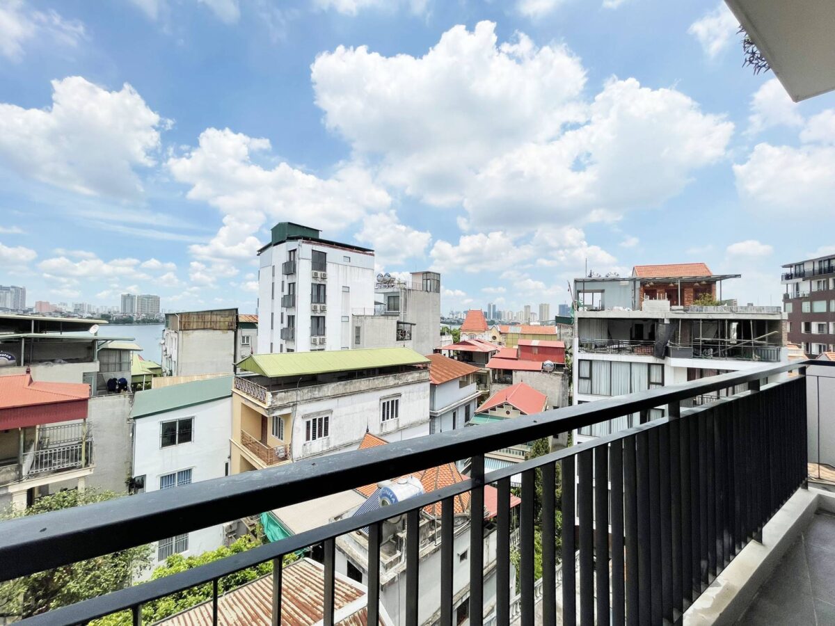 Bright 3BRs apartment for rent in Dang Thai Mai, Tay Ho, Hanoi (22)