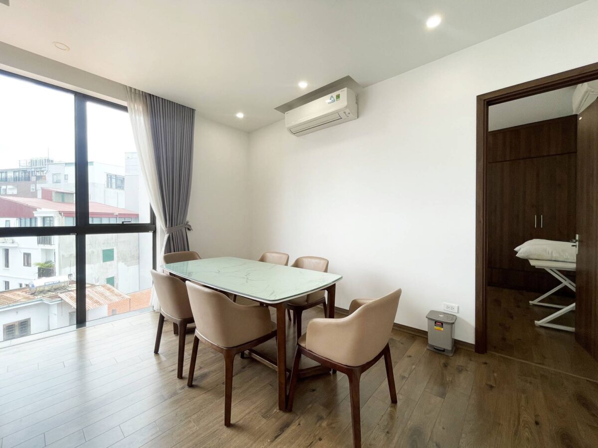 Bright 3BRs apartment for rent in Dang Thai Mai, Tay Ho, Hanoi (6)