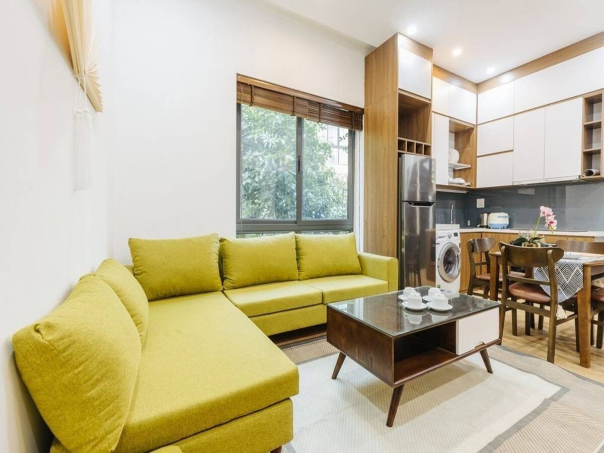 Cozy serviced apartment with 2 bedrooms in Tay Ho for rent (1)