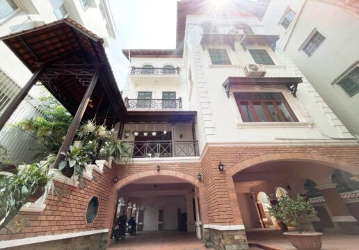 Enormous 4BRs villa for rent in Westlake, Hanoi (1)