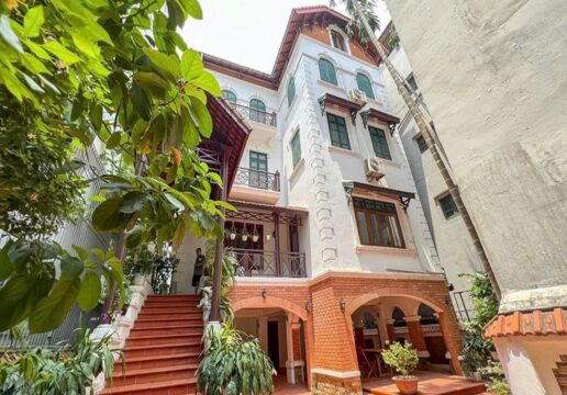 Enormous 4BRs villa for rent in Westlake, Hanoi (1)