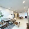 Fantastic 4BRs Lancaster Luminaire apartment for rent with professional services (4)