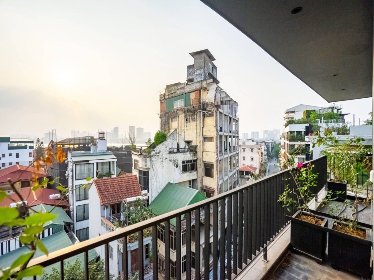 Lavish 3BRs apartment for rent in To Ngoc Van, Tay Ho, Hanoi (13)