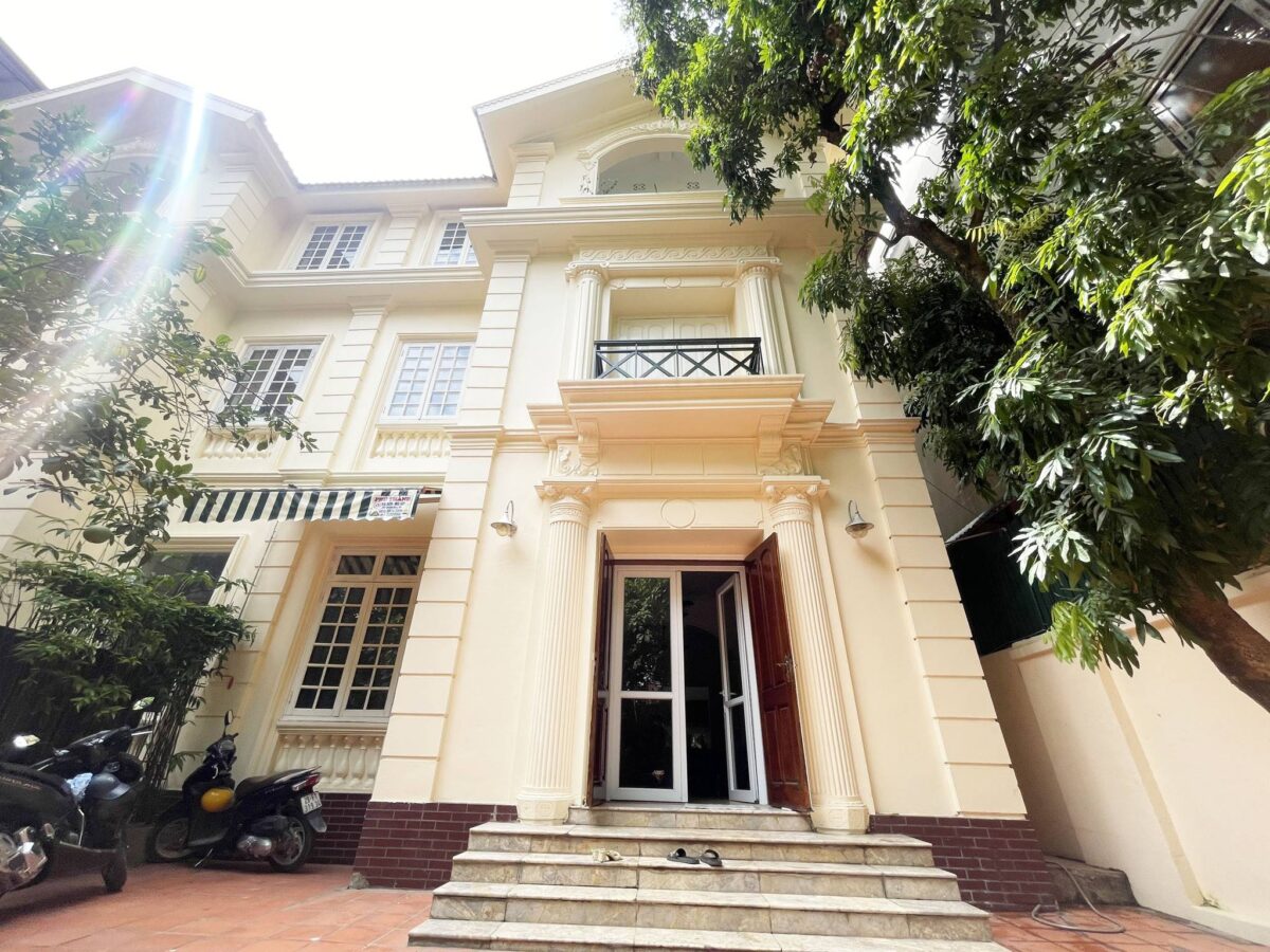 Nice 4BRs garden villa for rent in Tay Ho, Westlake, Hanoi (1)