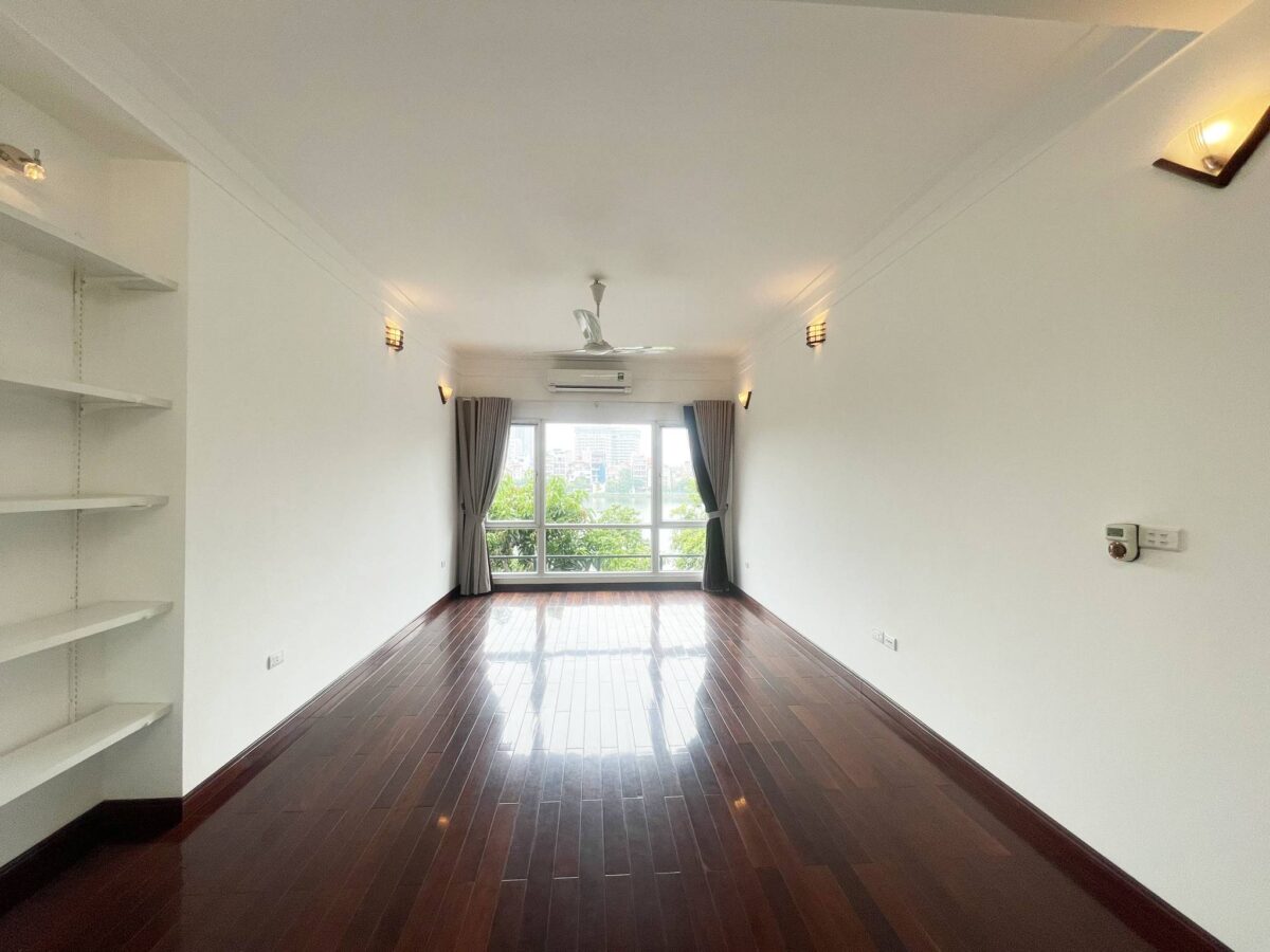 Tay Ho luxury villa for rent - Swimming pool, garage, direct view of West lake (33)