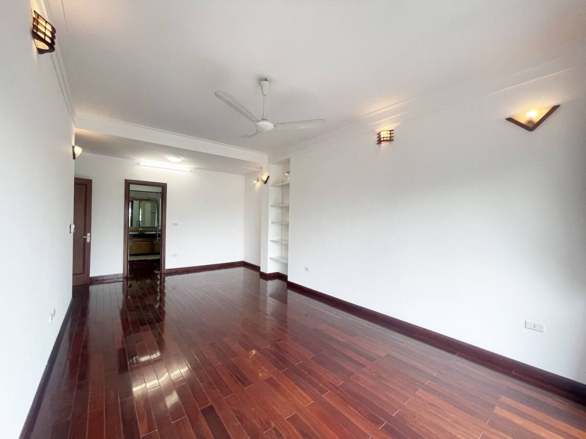 Tay Ho luxury villa for rent - Swimming pool, garage, direct view of West lake (36)