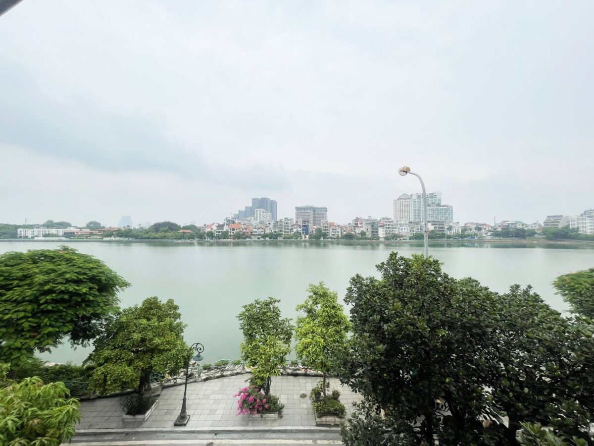 Tay Ho luxury villa for rent - Swimming pool, garage, direct view of West lake (59)