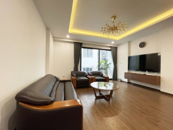 Big 2-bedroom apartment for rent in Xuan Dieu, Tay Ho, Hanoi (2)